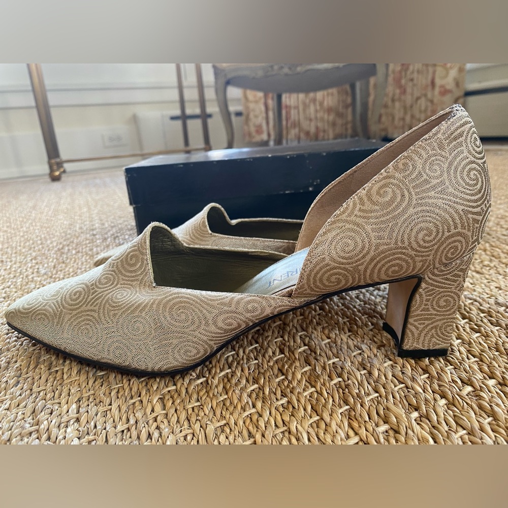 Yves Saint Laurent YSL Gold Brocade Pump - Womens Size 11 - New in Box